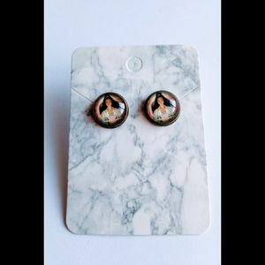 🌟3/$15 Antique Gold Glass Portrait Earrings